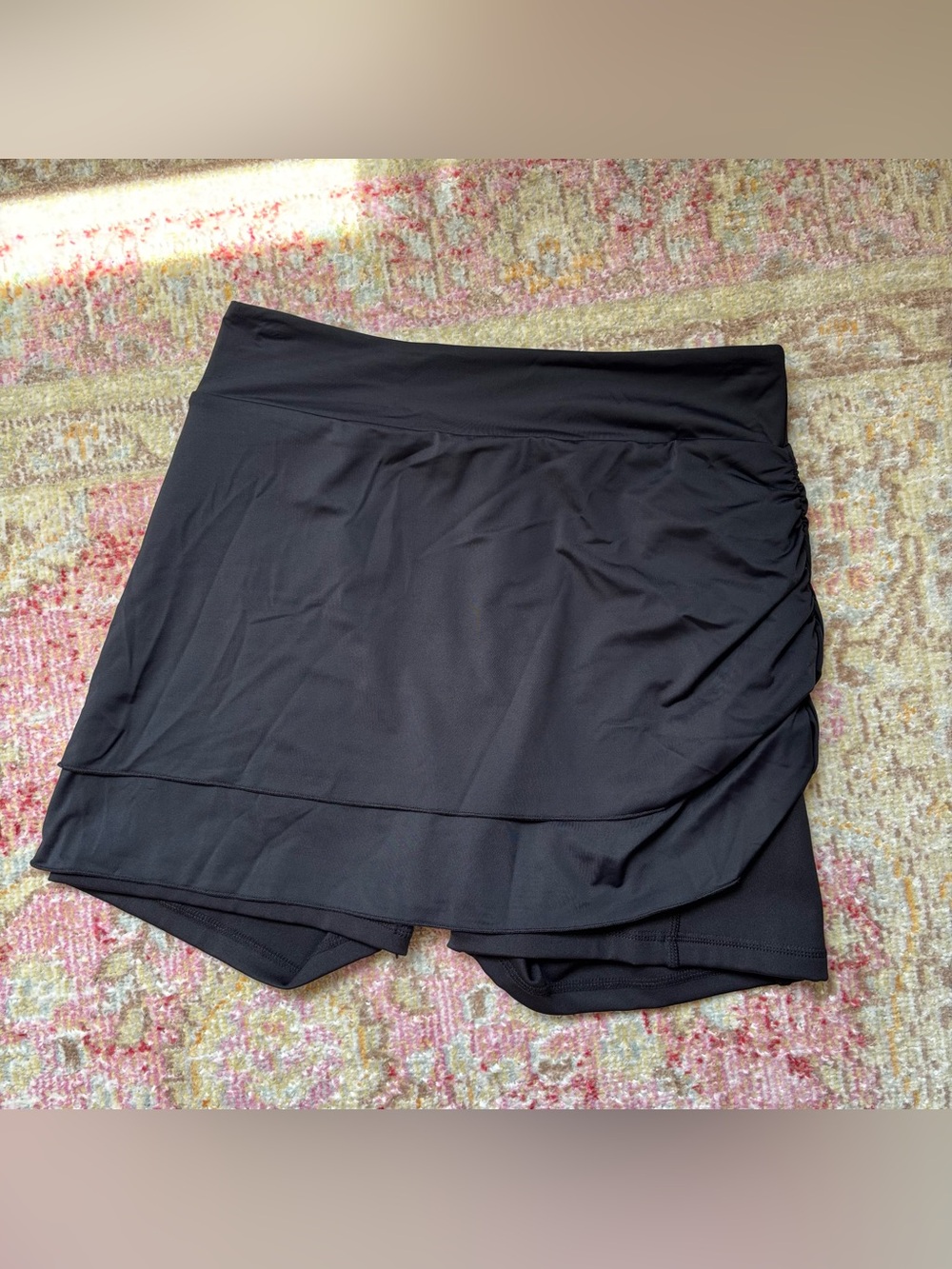 NWOT \\ layered active skort